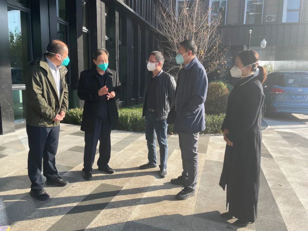 同心抗疫 情暖专班 亦庄亚星集团开展集中医学观察点专班人员慰问工作