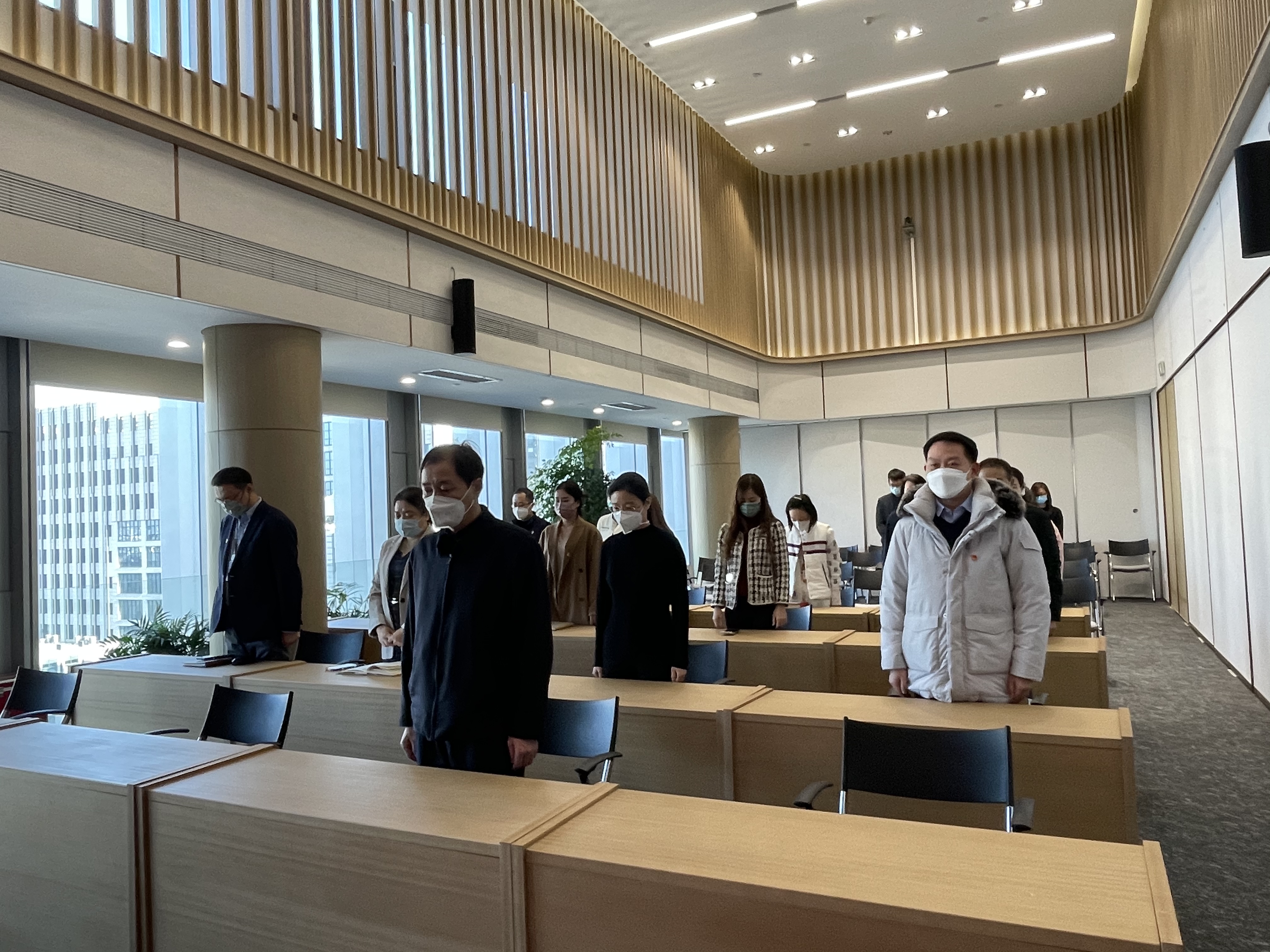 缅怀功绩 继承遗志——亦庄亚星集团党委组织收听收看江泽民同志追悼大会