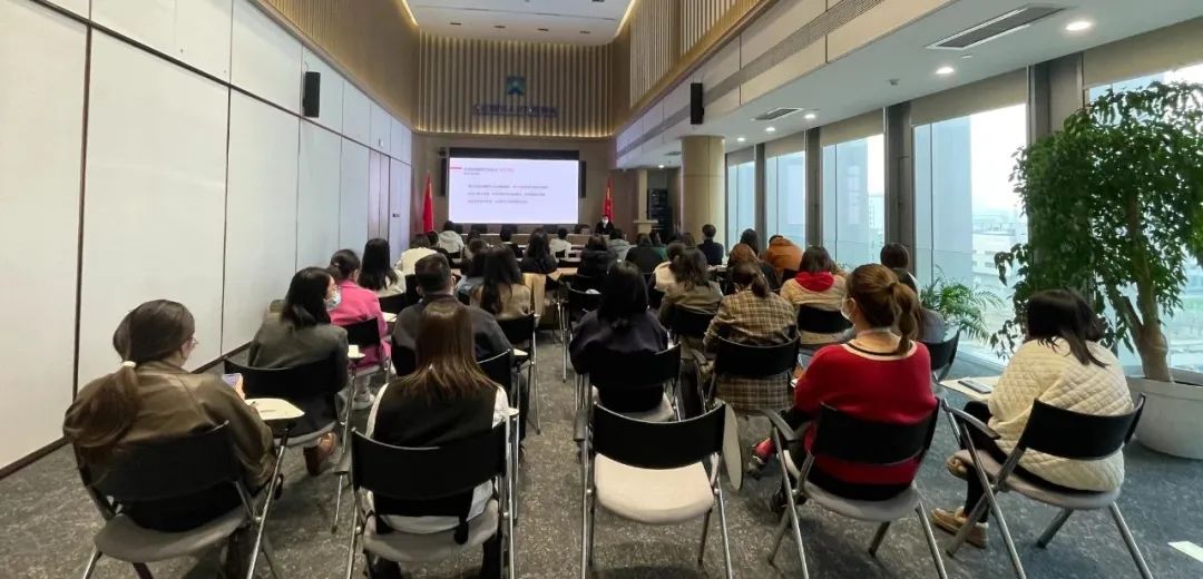 亦庄亚星集团开展法律专题培训